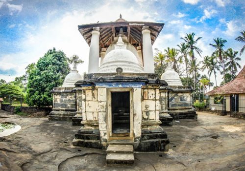 Gadaladeniya-Temple-Sri-Lanka